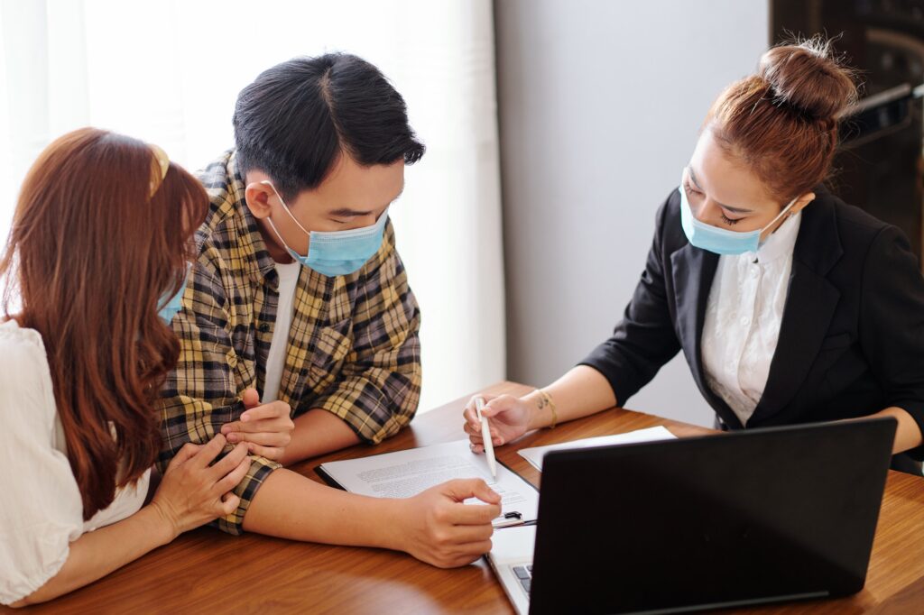 Signing landlord tenant agreement